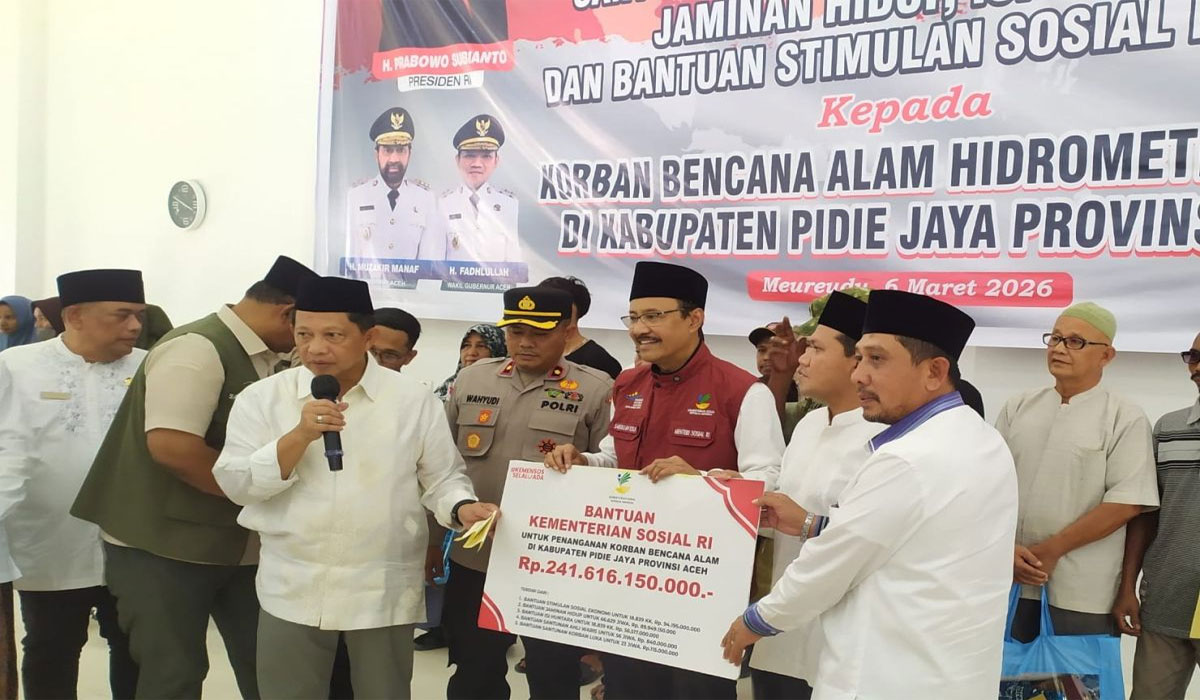Respons Cepat Pemerintah! Mendagri dan Mensos Salurkan Bantuan Sosial ke Korban Bencana